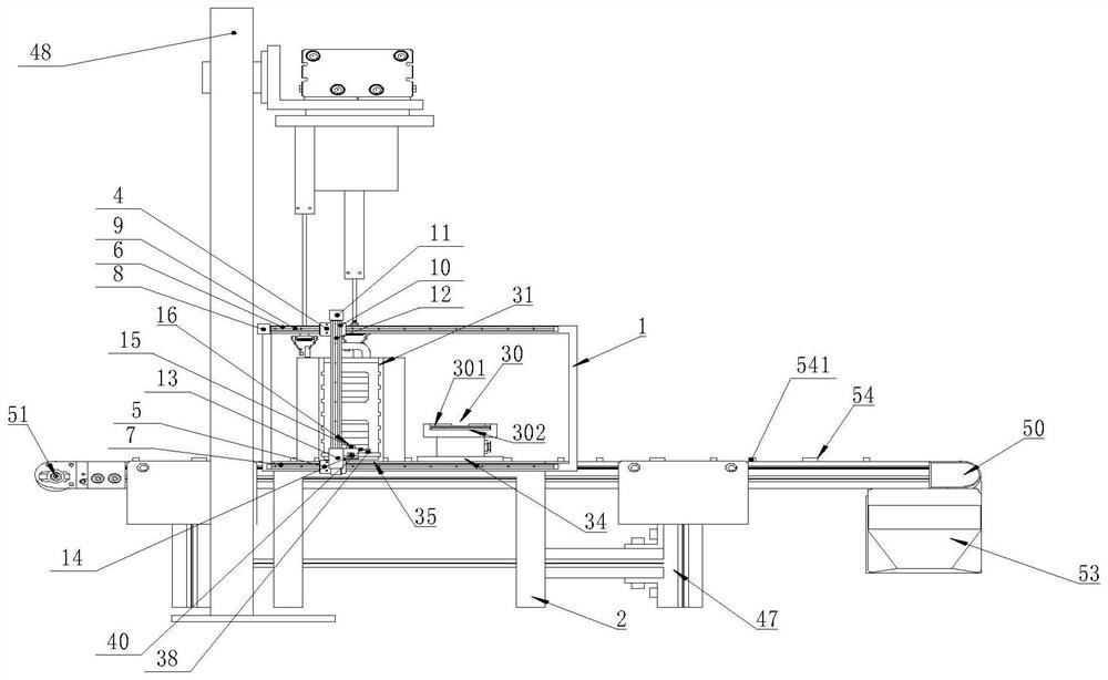 Automatic chip discharging and conveying device