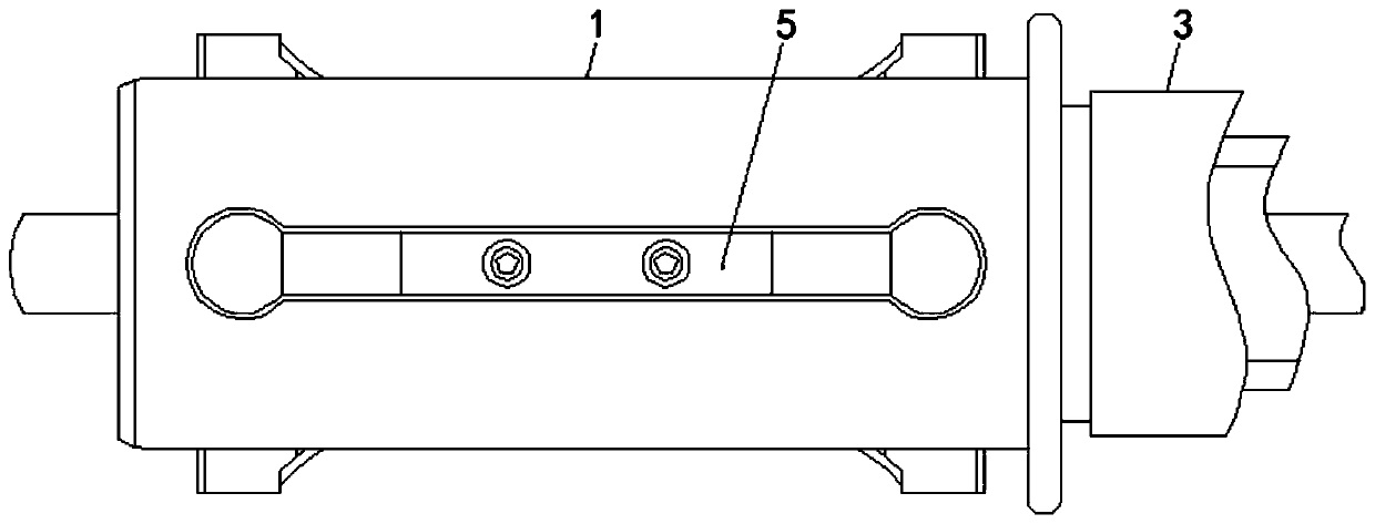 Resistivity variation principle based optical centering deviation detecting device