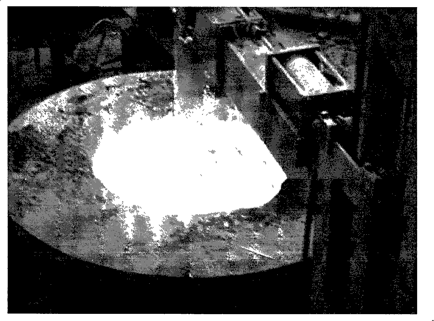 Secondary refining method of 10 to 30 tons bottom breakout ladle