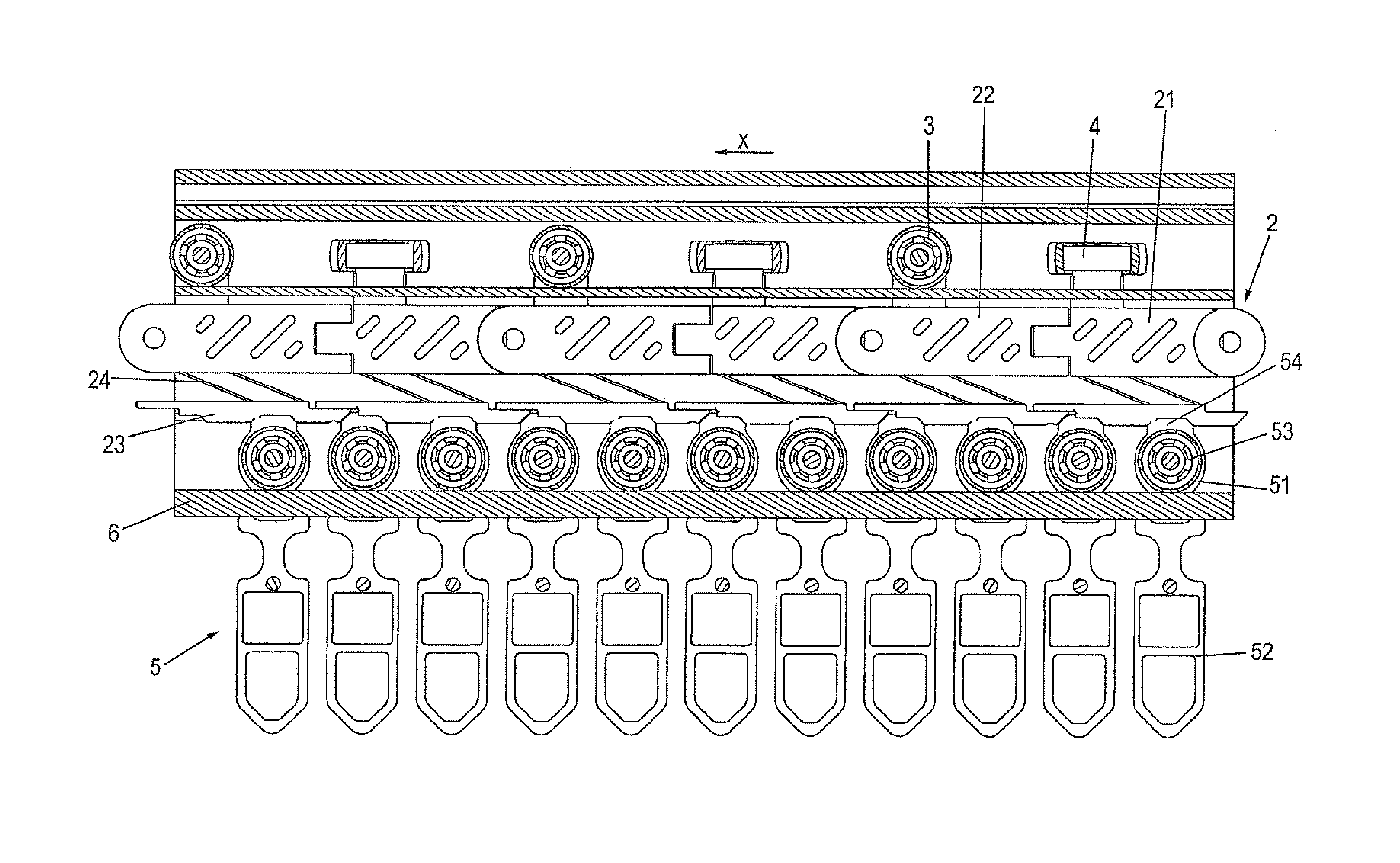 Chain link of a transport chain, transport chain of a conveyor and conveyor