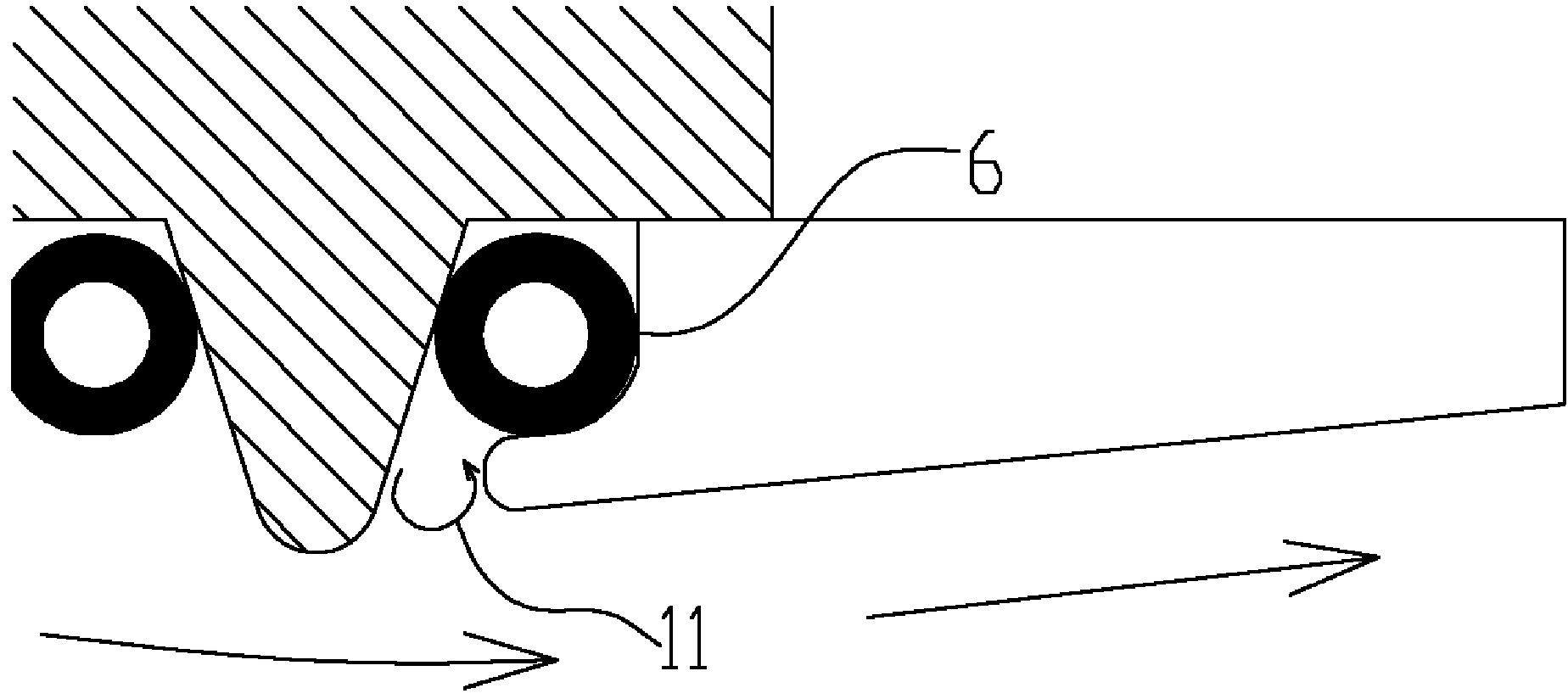 Discharging chamber with micro-channel structure and gas laser device