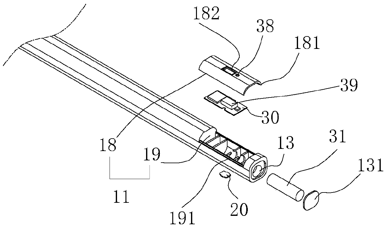 Sports handle, jump rope handle, having heart rate detecting function and activity monitoring method thereof