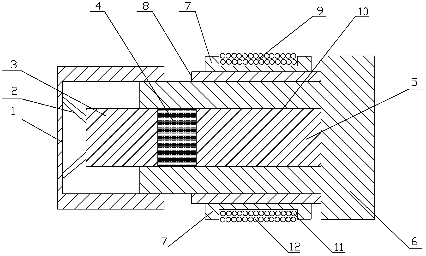 Giant magnetostriction transducer with function of ultrasonic guided wave excitation and receiving at same end