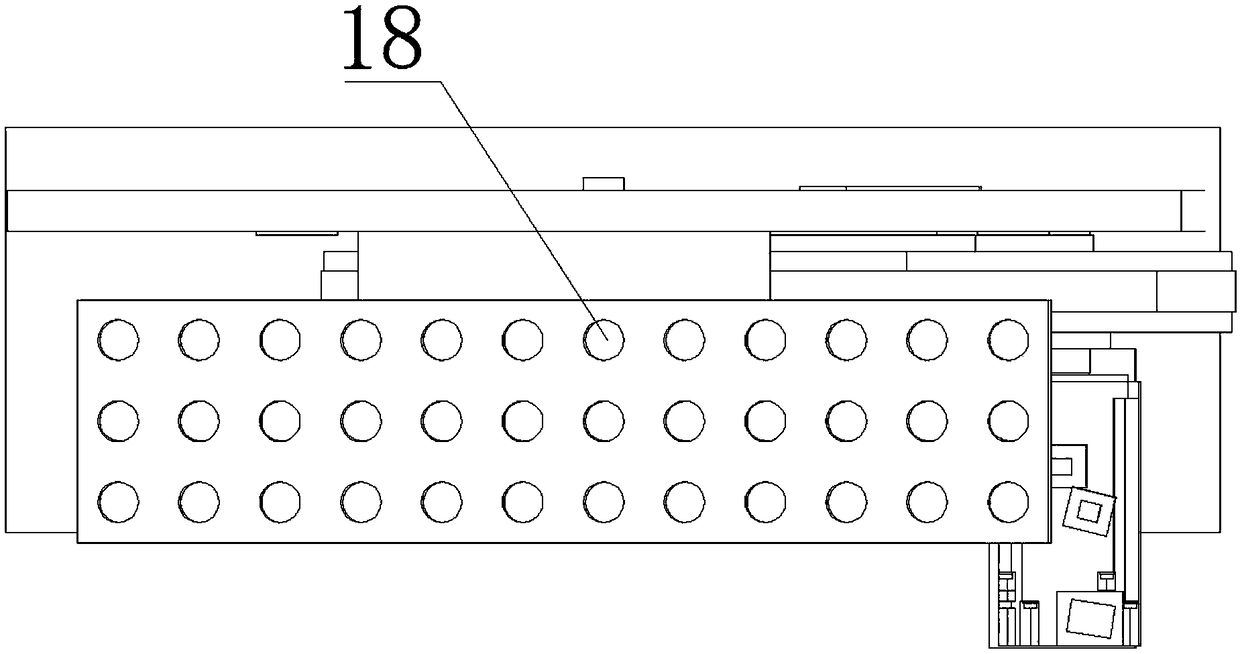 Cold-chain logistics transport box cleaning equipment and cleaning method