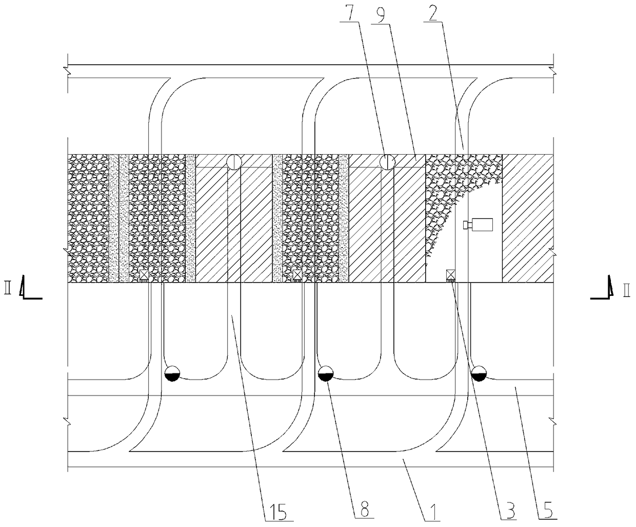 Mining method of waste rock filling with artificial concrete retaining wall reconstructed inter-column