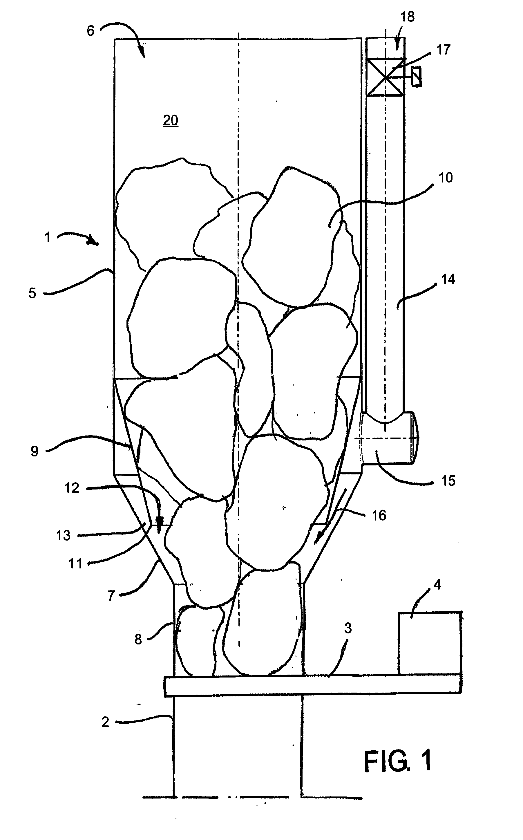 Method and arrangement in a pneumatic material conveying system