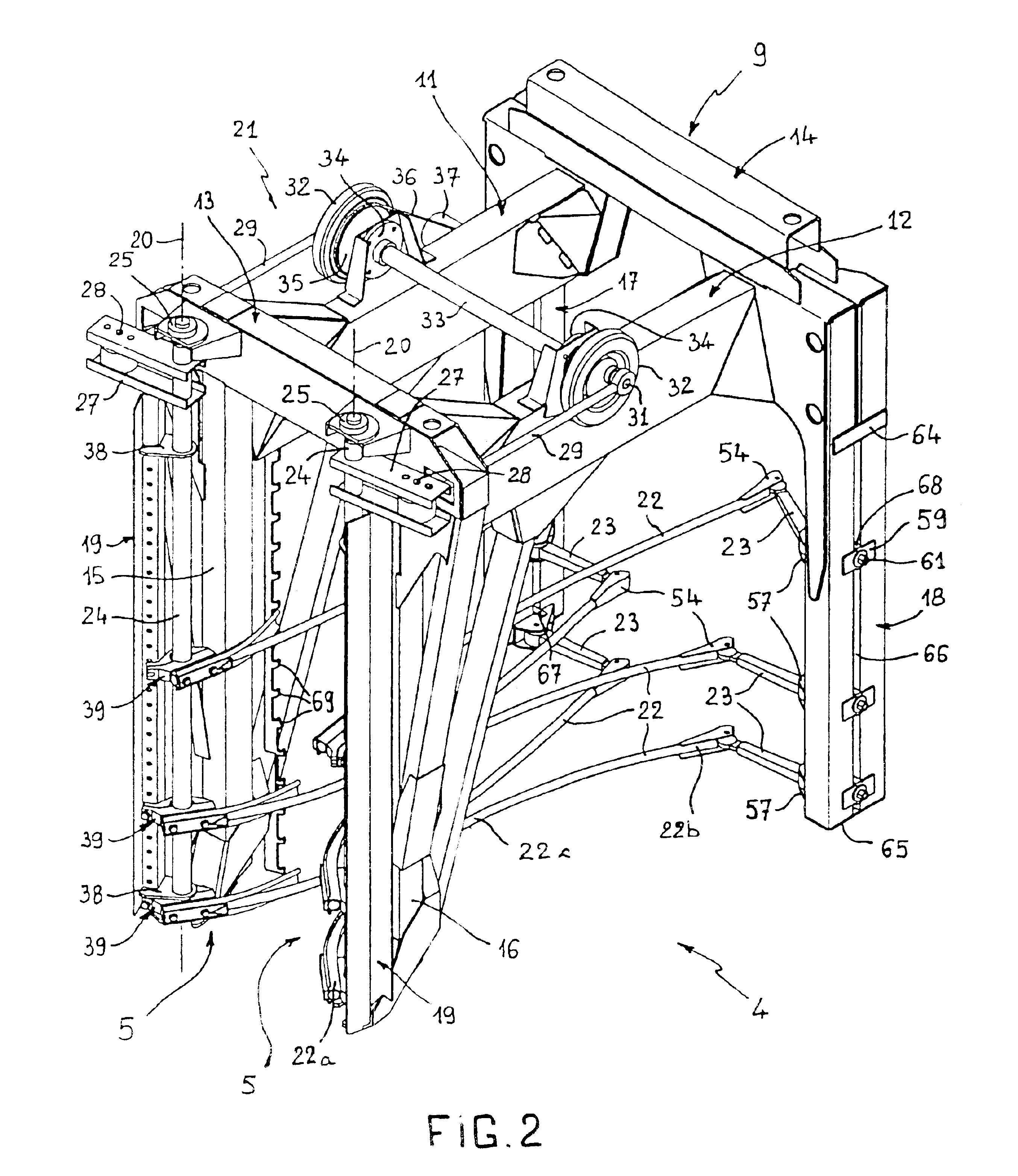 Harvesting device with disengagable shaker members for a fruit harvesting machine