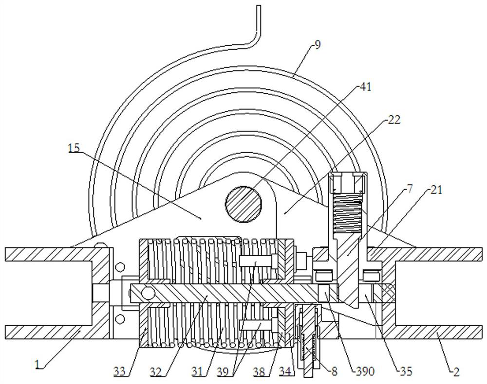 A low-impact energy storage pre-tightening hinge