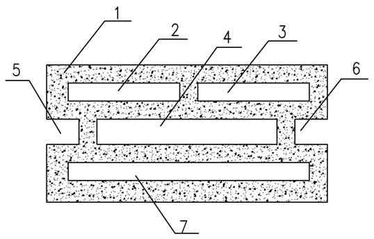 Building block compositely filled with phase change material and thermal insulation material