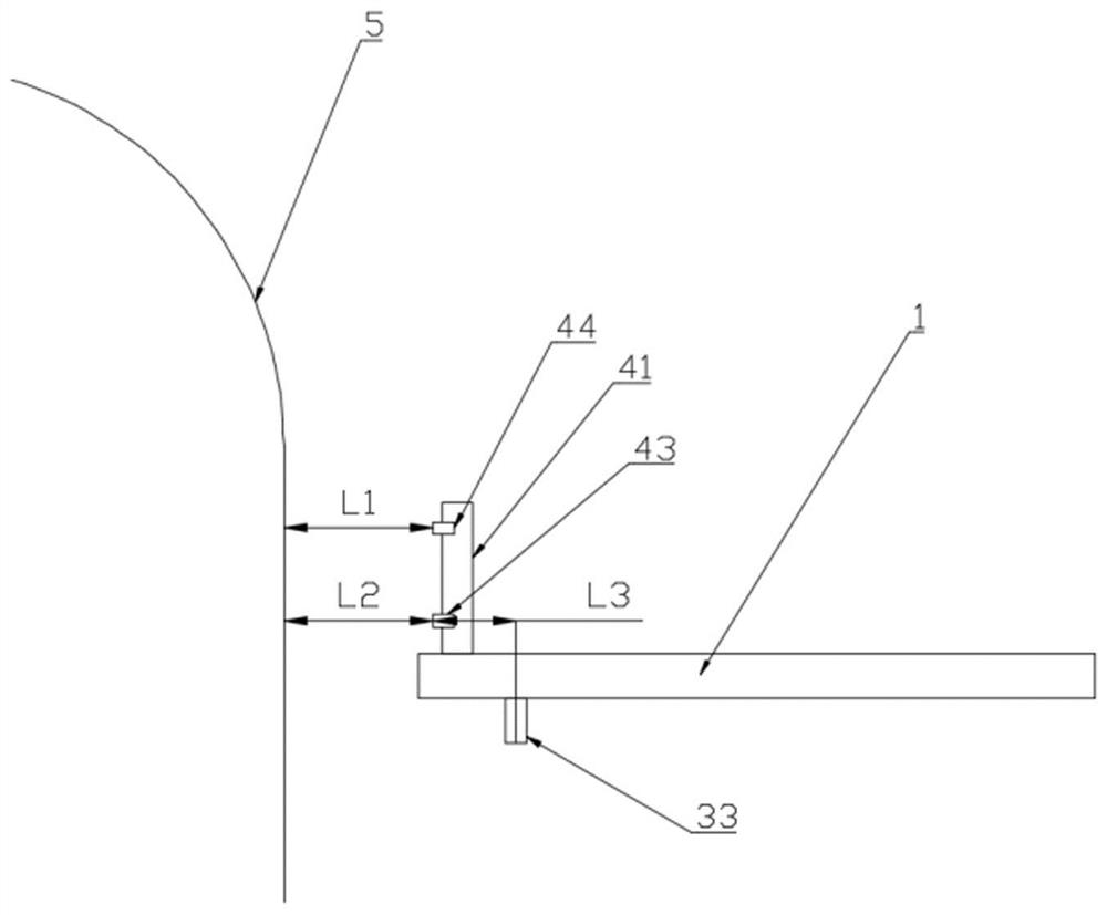 Device and method for marking traffic lines