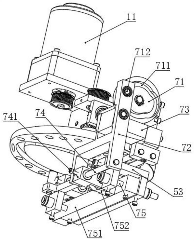 Manual raw material processing device and using method thereof