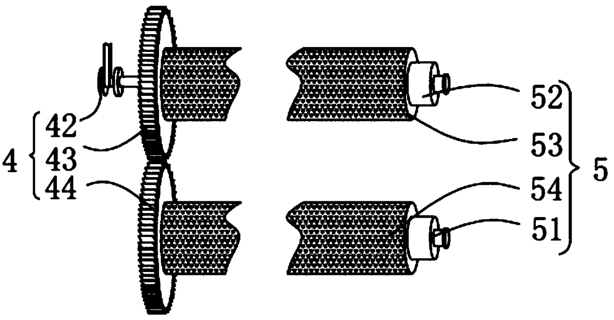 Wood peeling machine