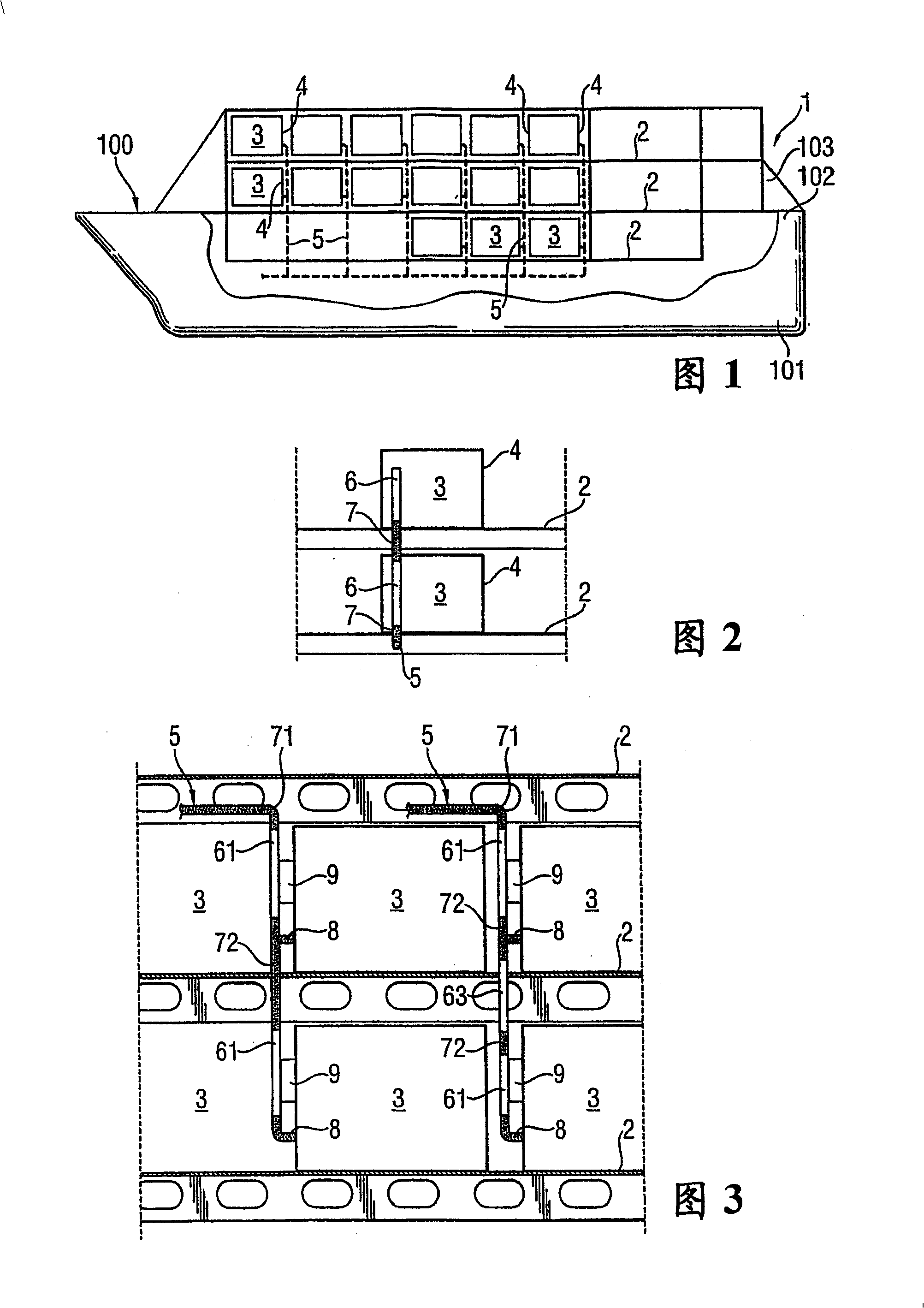 Floating structure and method for producing said floating structure comprising prefabricated room units and a method of forming prefabricated room units and said prefabricated room units