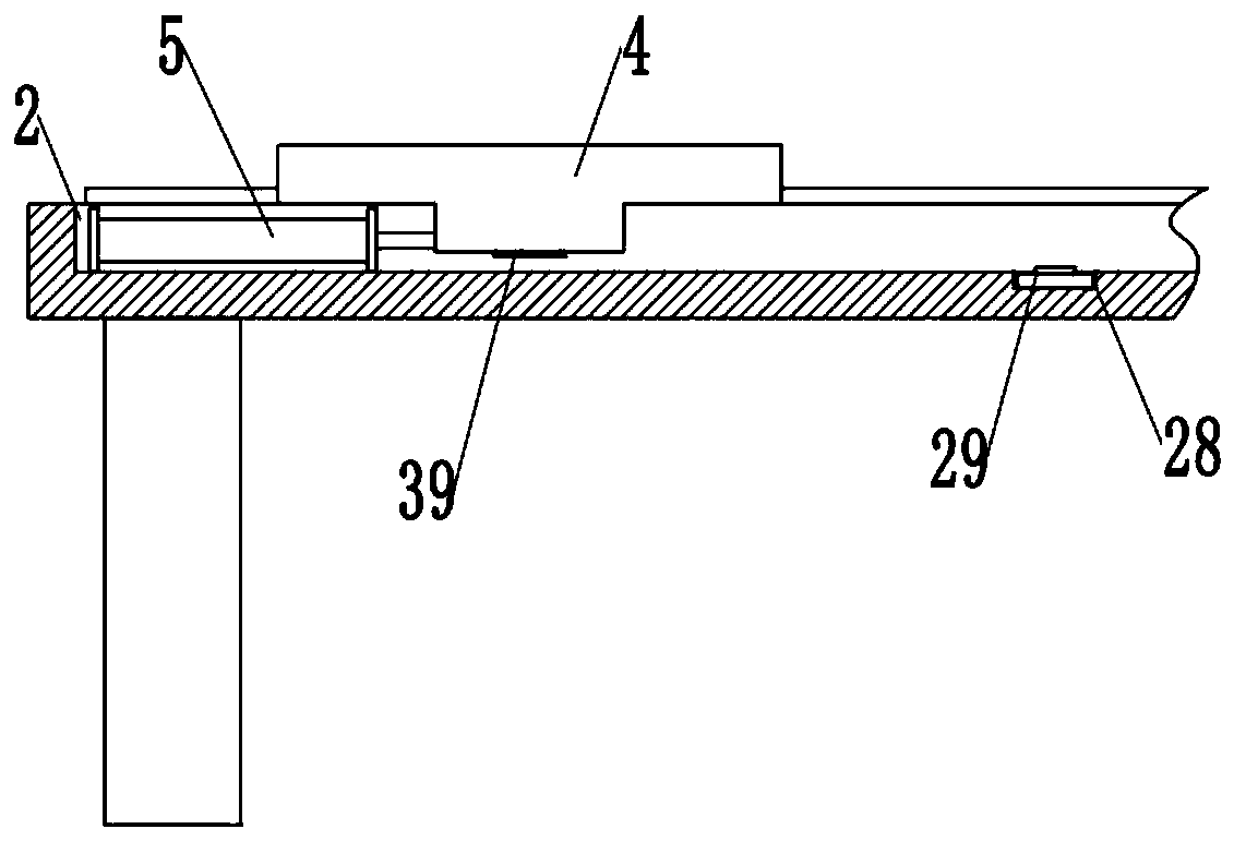 Injection molding equipment for refrigerator glass partition plate machining and production