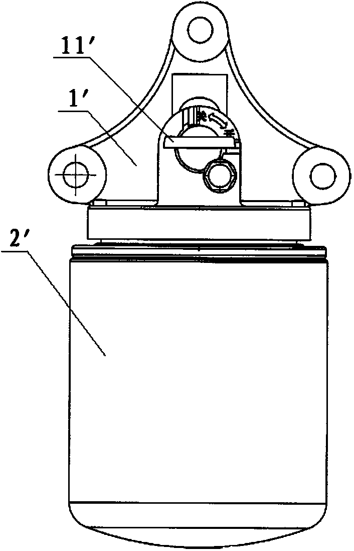 Engine cooling system and filtering device thereof