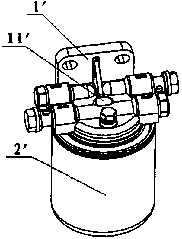 Engine cooling system and filtering device thereof