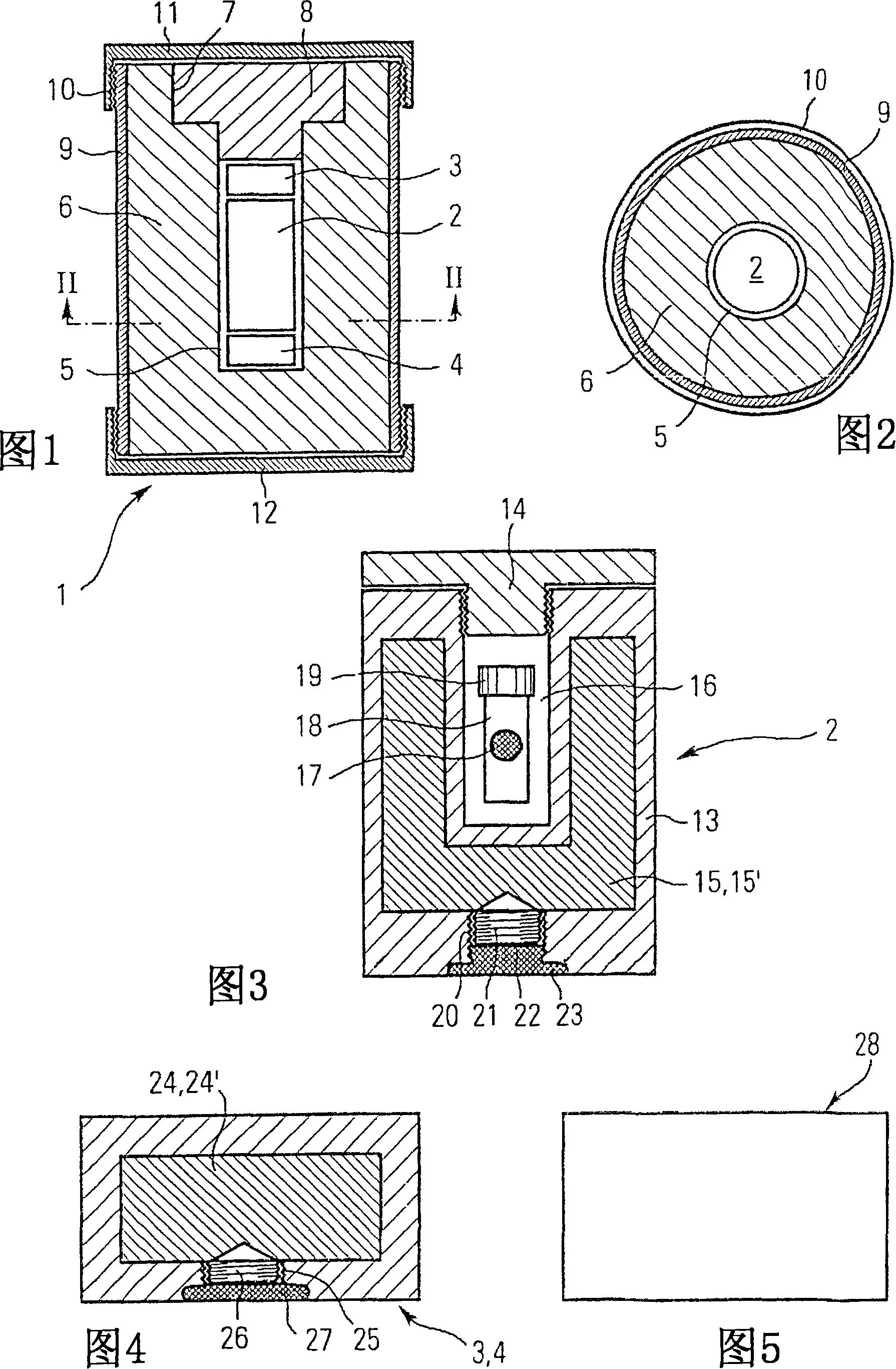 Transport container for keeping frozen material chilled