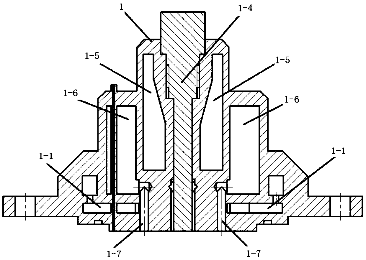 Simulation device for thermal environment of supersonic/subsonic combustion of combined engine