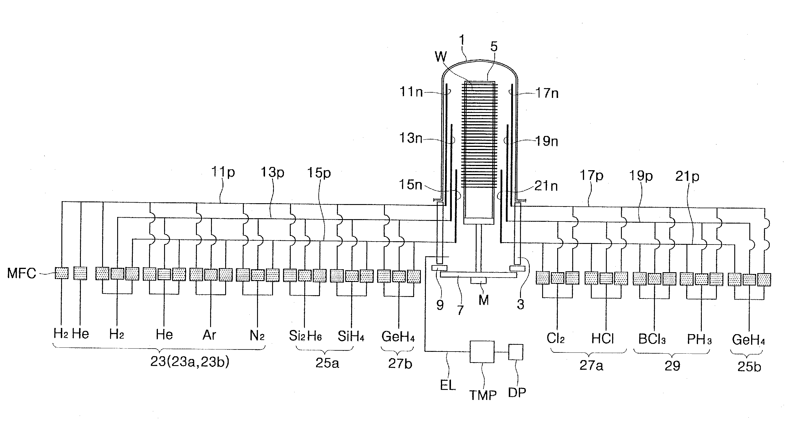 Methods of selectively forming an epitaxial semiconductor layer using ultra high vacuum chemical vapor deposition technique and batch-type ultra high vacuum chemical vapor deposition apparatus used therein