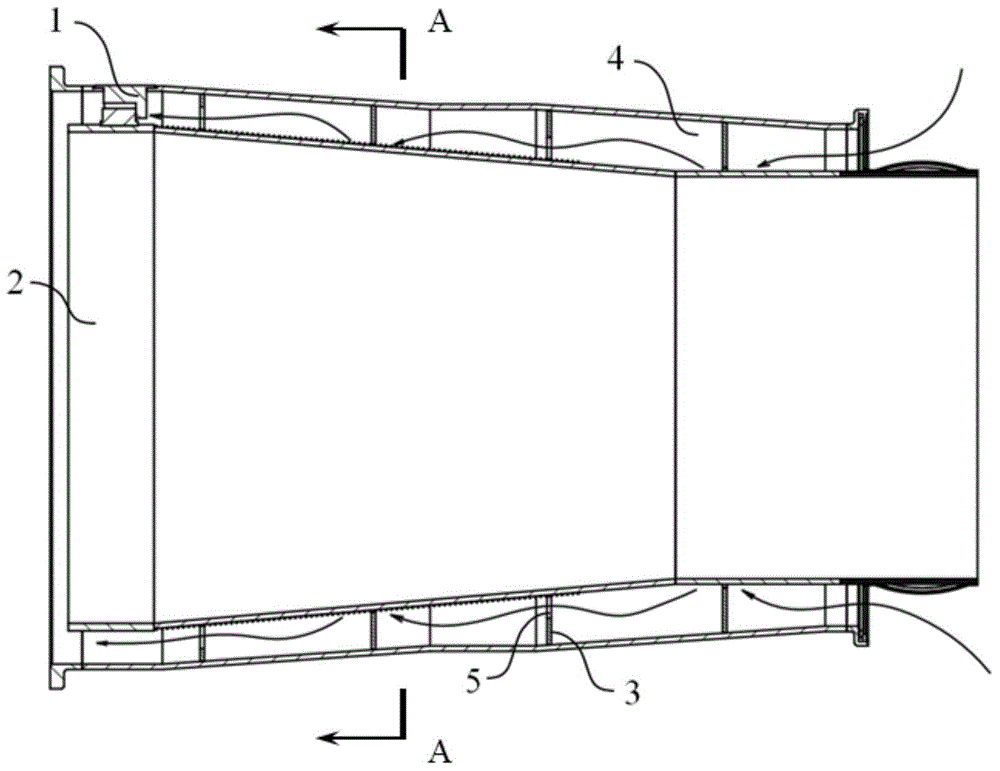 Staggered cooling structure of flame tube in combustion chamber of gas turbine