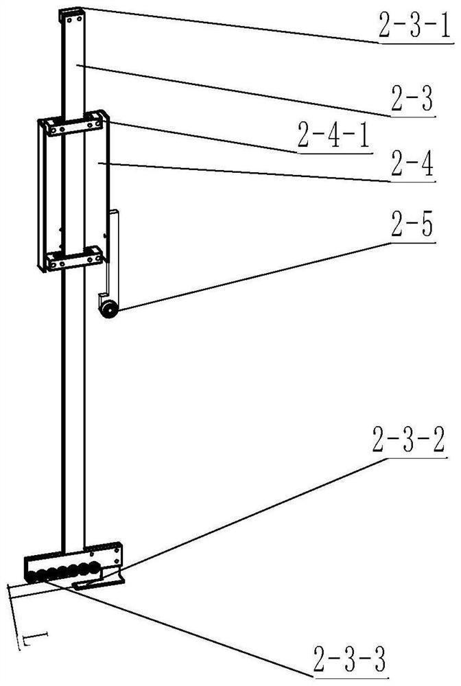 Automatic grabbing and transferring machine for spatial curved-surface thin plaque