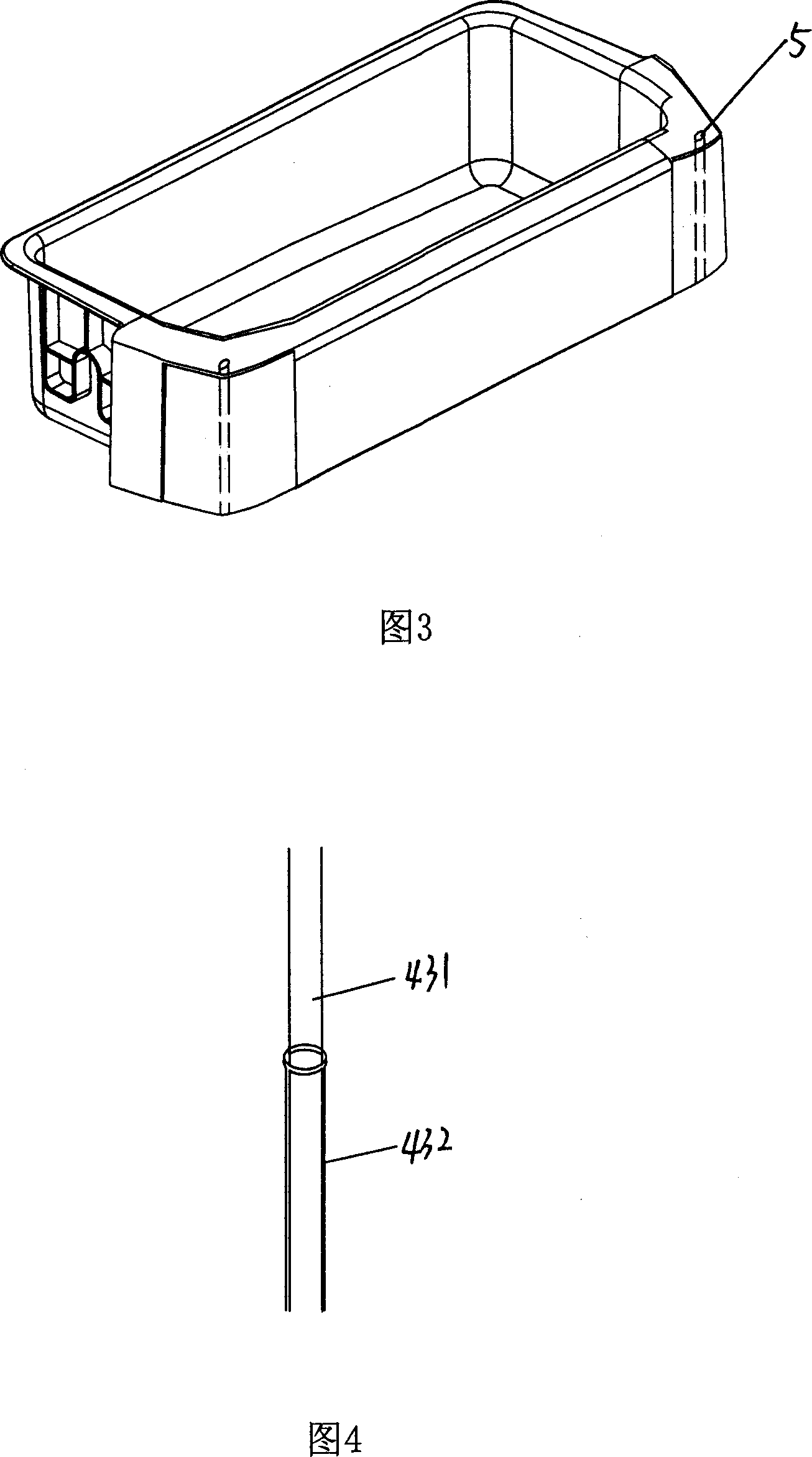 Cold-storage bottle base with extendable bottle enclosure