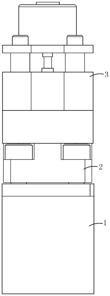 Mass flow controller and flow adjusting mechanism thereof