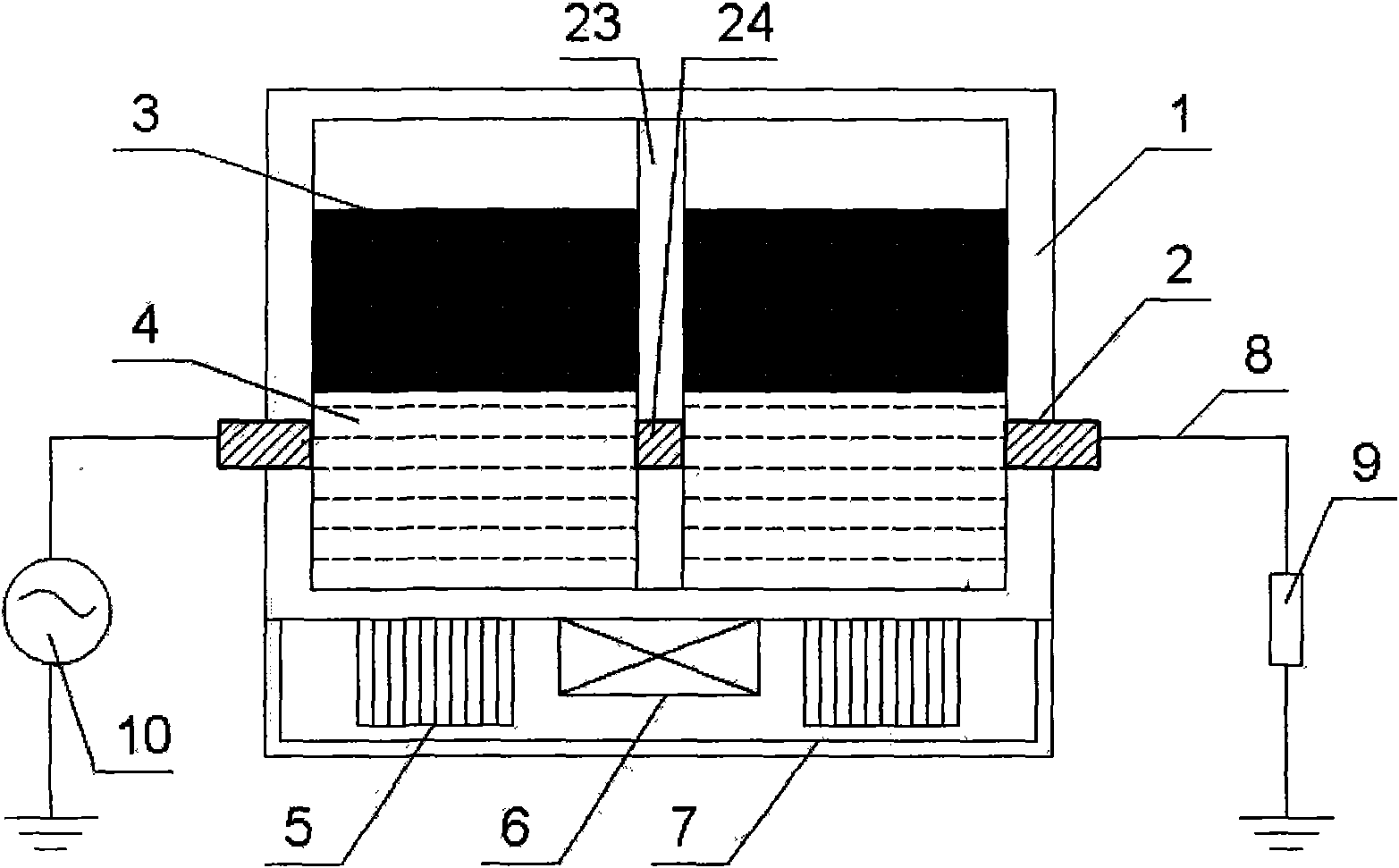 Method and device for self-recovery current limiting and circuit breaking by using conductive fluid and magnetic fluid