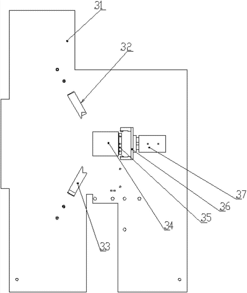 Inner foxing forming device for carton forming and forming method thereof