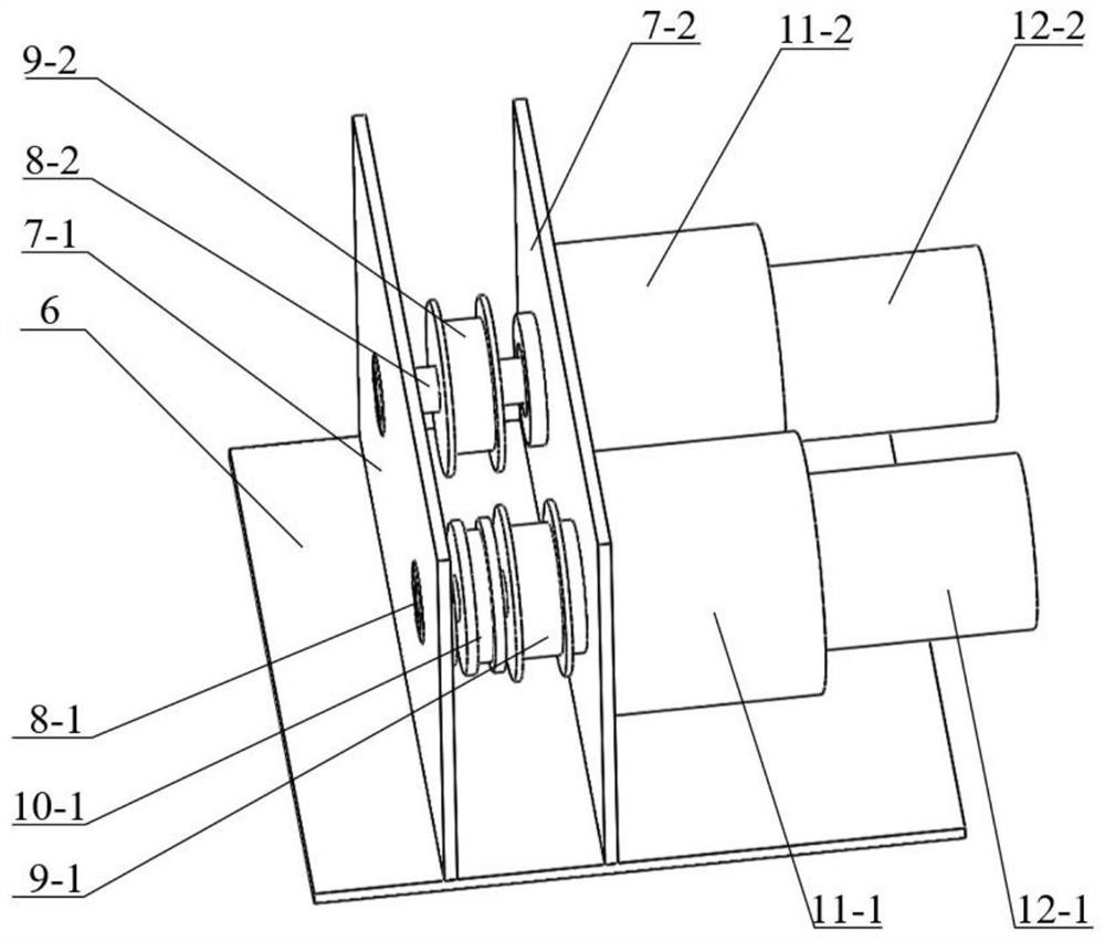 Spring return type rope-driven mechanical arm