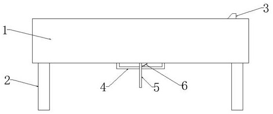 Concrete raw material screening device for water conservancy project