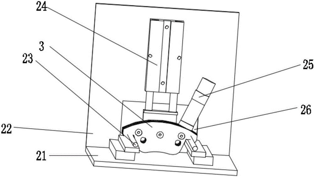 Automatic detecting device for product quality of brake pads