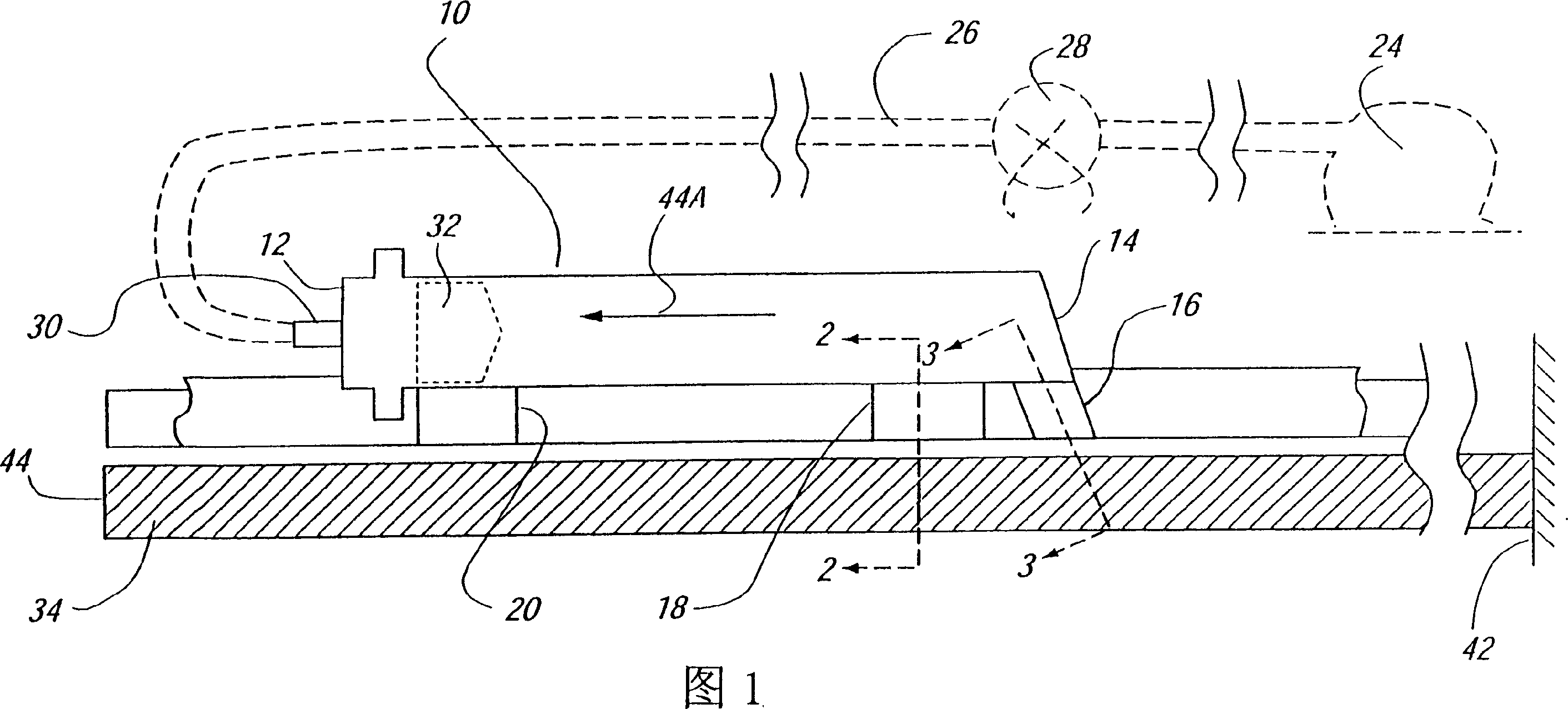 Assembly of tube and pipe tip for applying fluid material