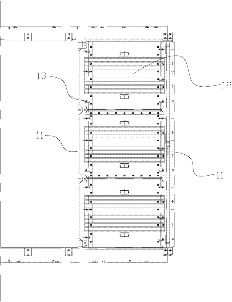 Installing structure of device cabin bottom plate