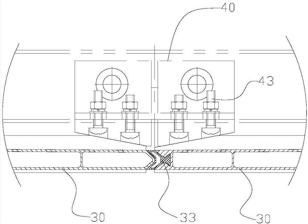 Installing structure of device cabin bottom plate