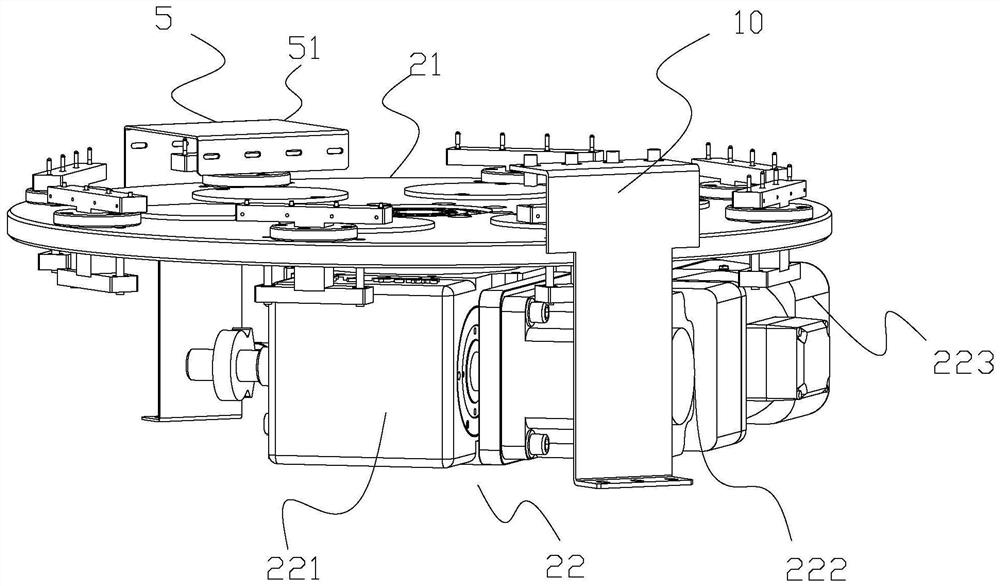 Automatic assembling equipment for silica gel hose component