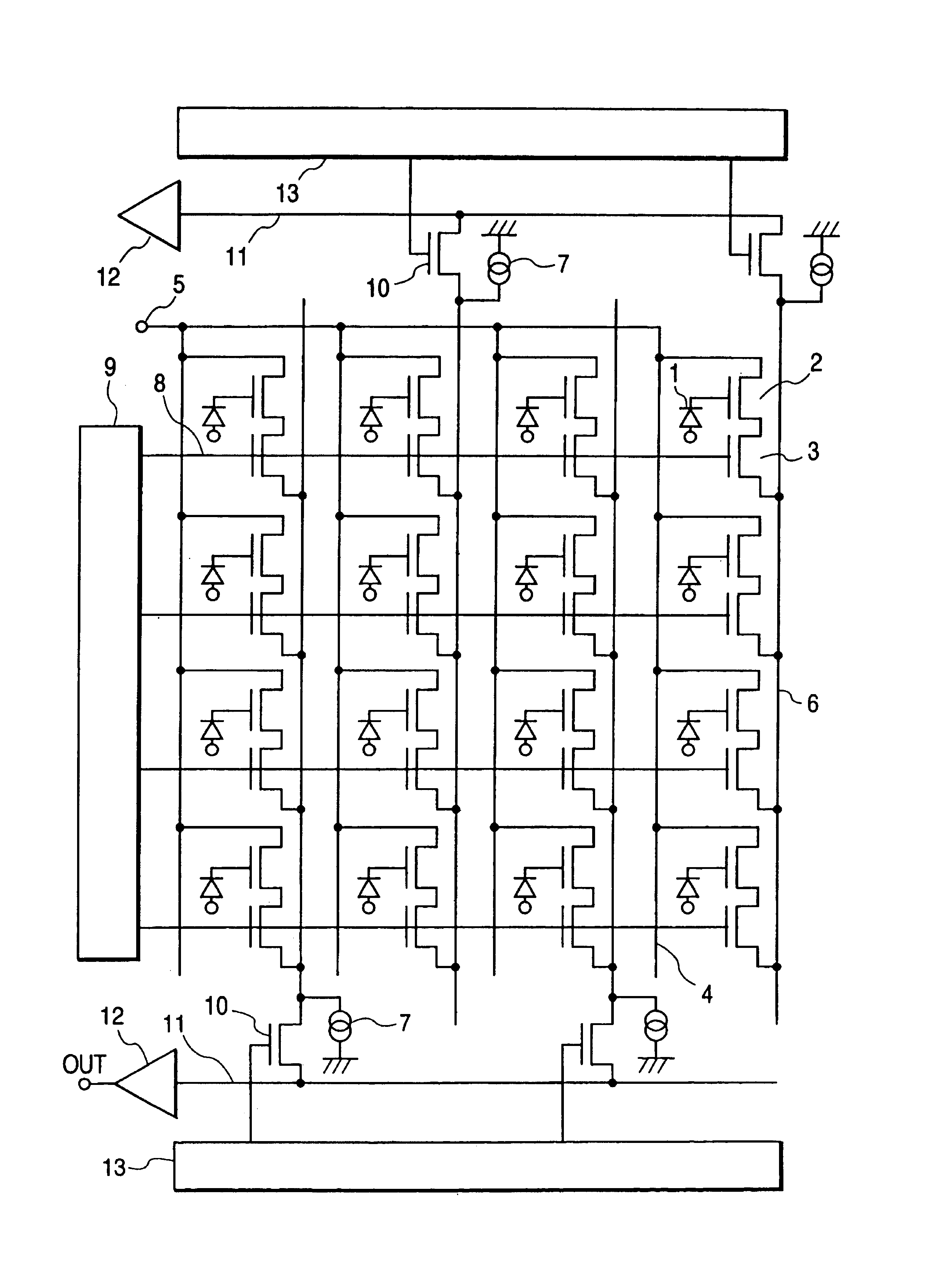 Photoelectric conversion apparatus which avoids certain shading effects