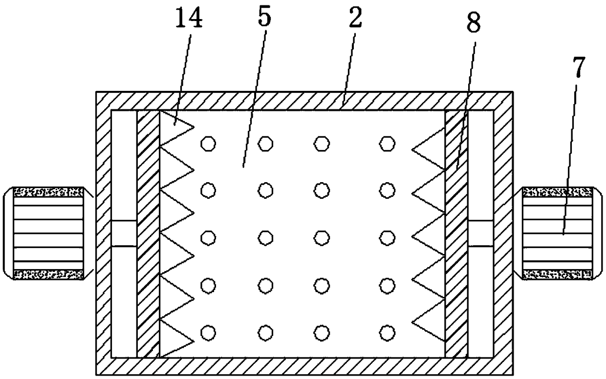 Waste plastic recovery device for electronic products with good crushing performance