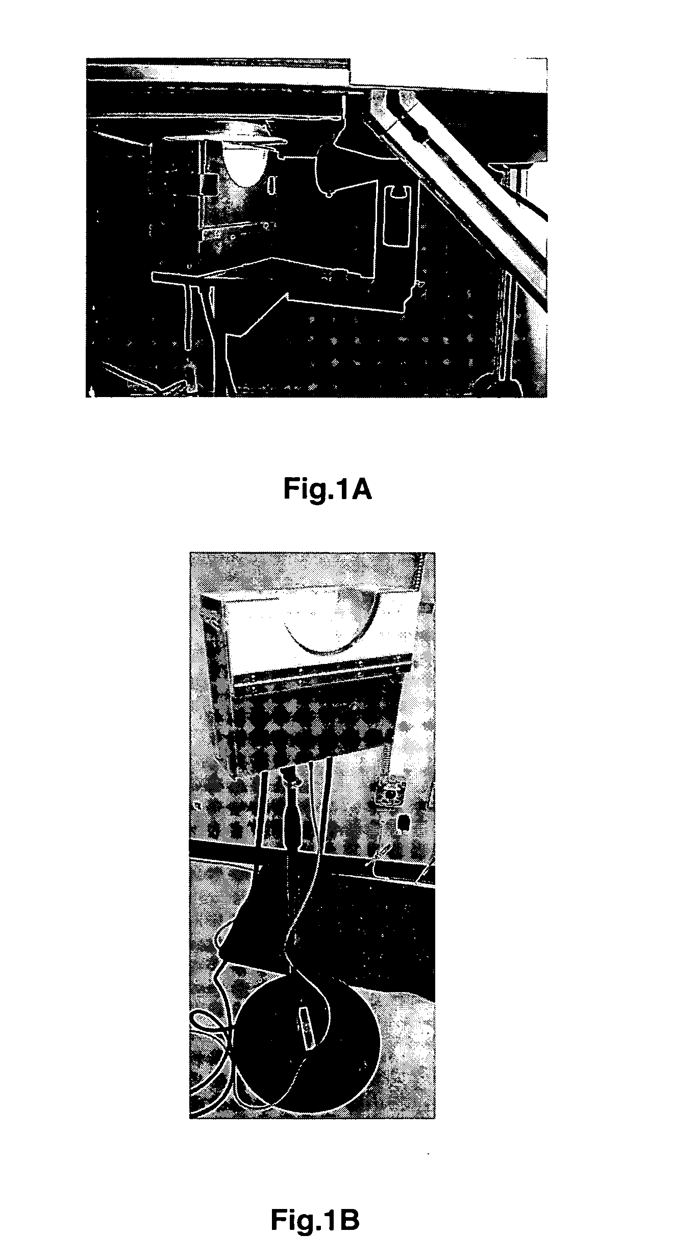 Quantitative optoacoustic tomography with enhanced contrast