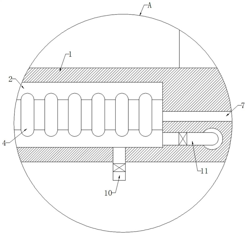 Dehumidification type pole-mounted transformer suitable for severe cold area