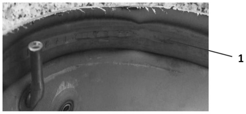 Anti-welding oxide scale steel plate and production method thereof