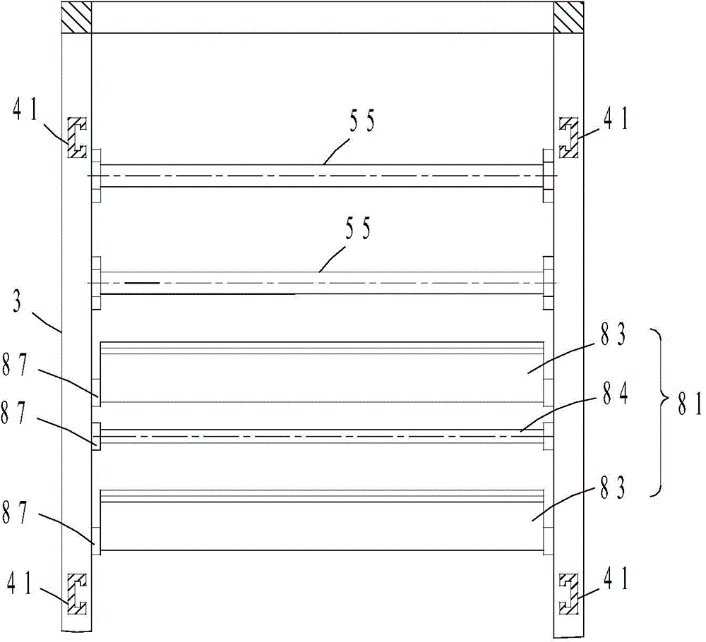 Feeding device for seamless air duct cloth production