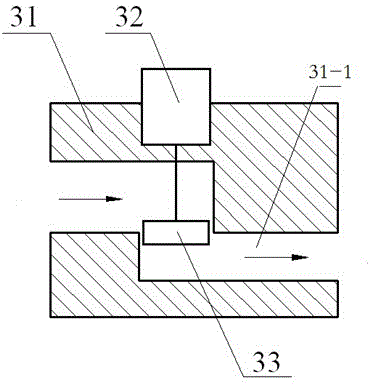 Dual-chamber hydraulic retarder integrated at the bottom of the engine