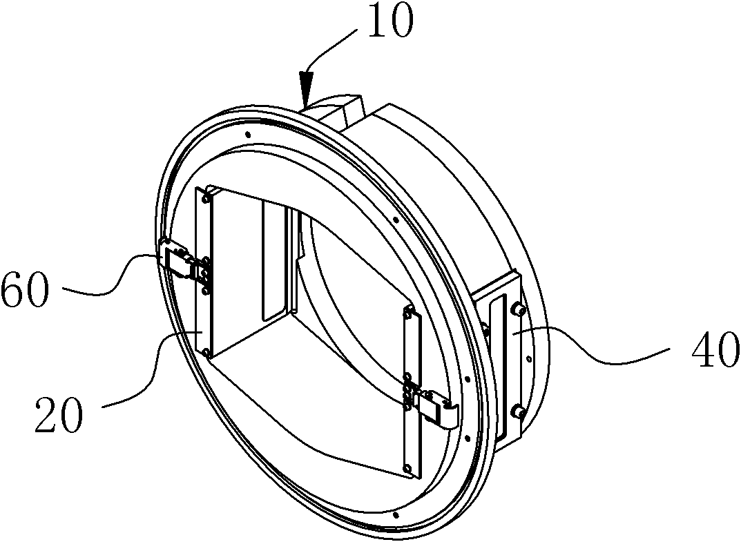 Heat-insulating light-penetrating device