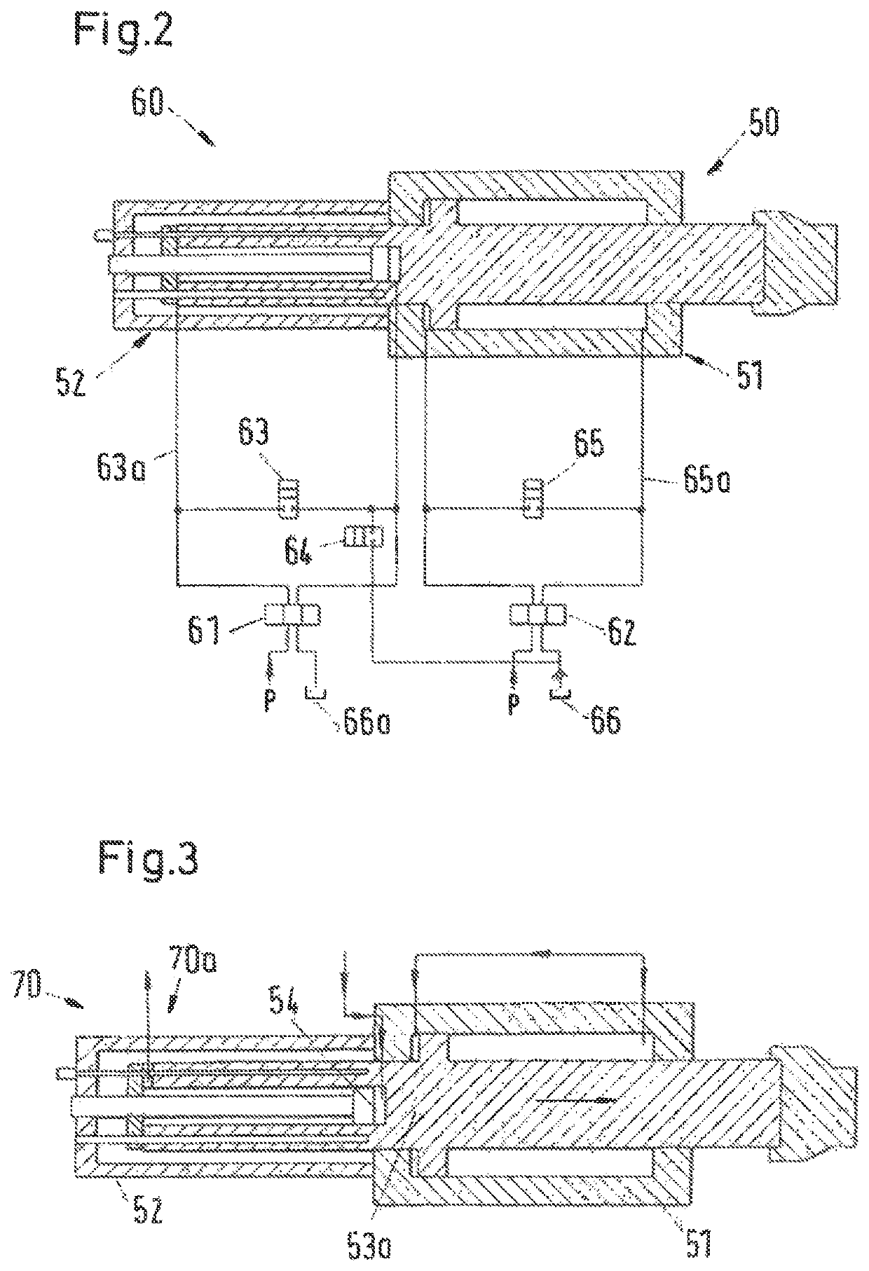 Quick-action adjustment for adjusting cylinder in edging stands