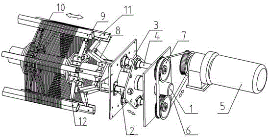 Automatic opening and closing device for hank reels of hank reeling machine