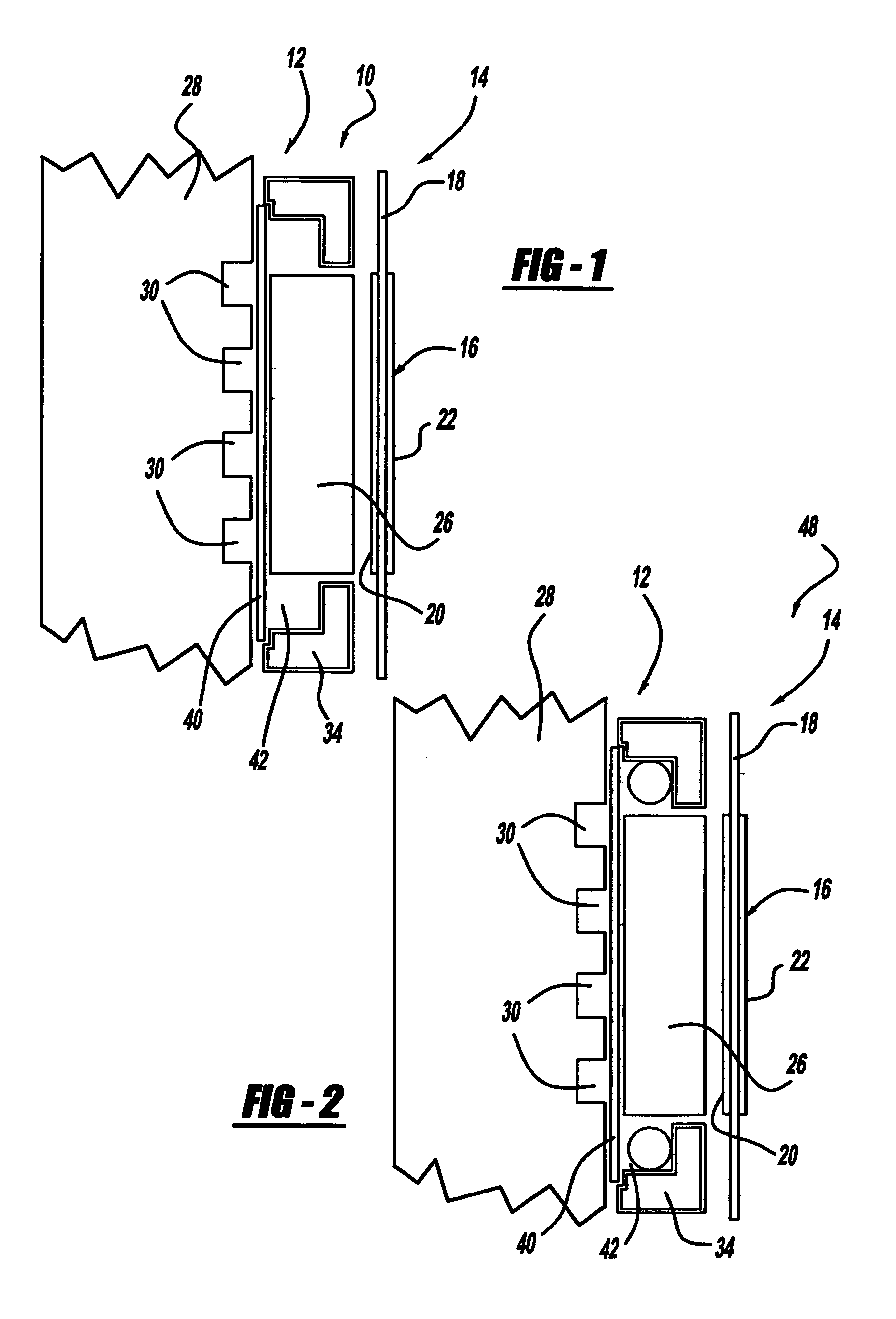 Water blocking layer and wicking reservoir for PEMFC