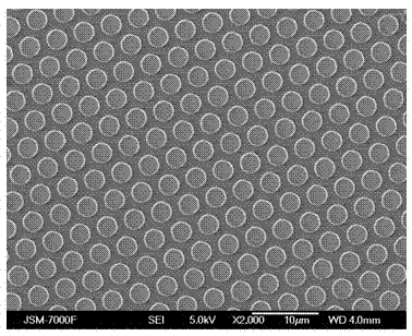 Preparation method of submicron-grade graph on sapphire substrate