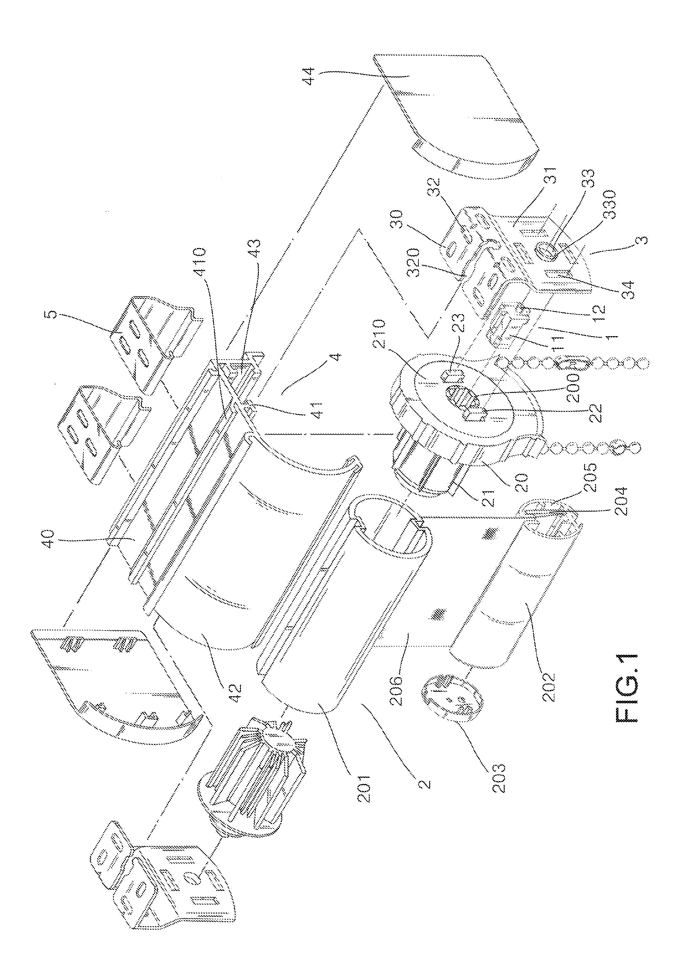 Support structure for increasing fixing force of a curtain