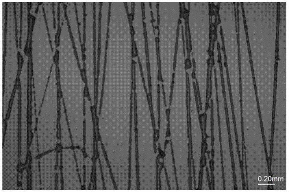 A solvent-free electrospinning device based on UV curing